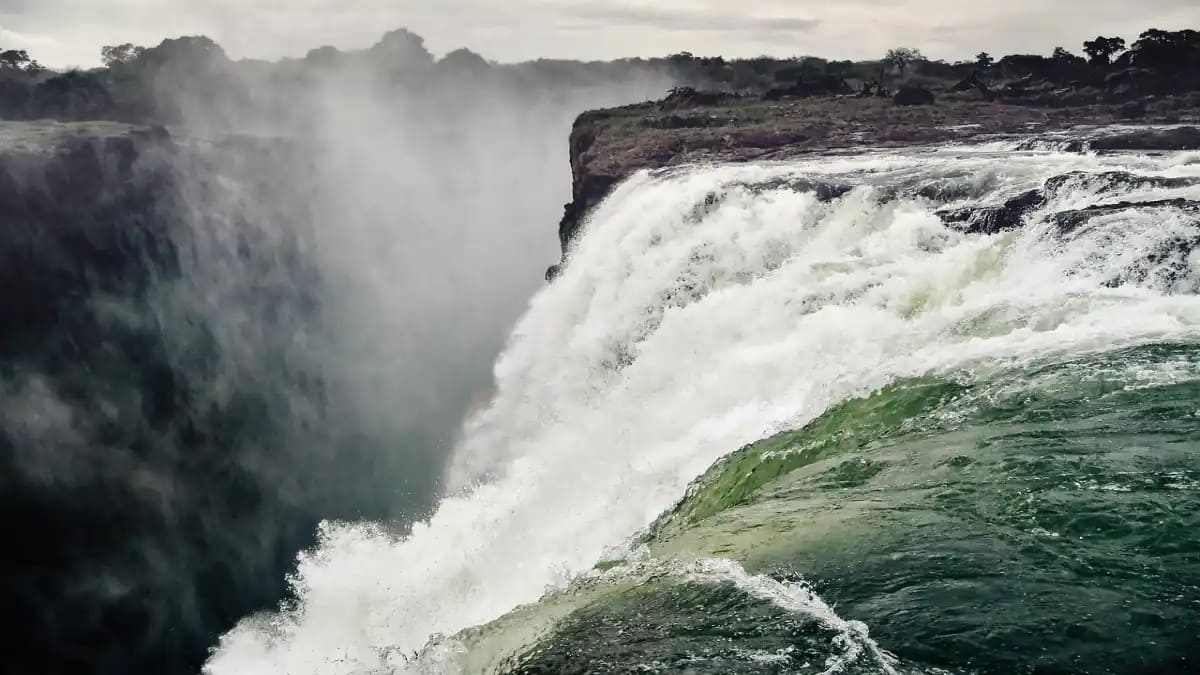 Best Time To Visit Victoria Falls: A Comprehensive Travel Guide 2 Victoria Falls dry season