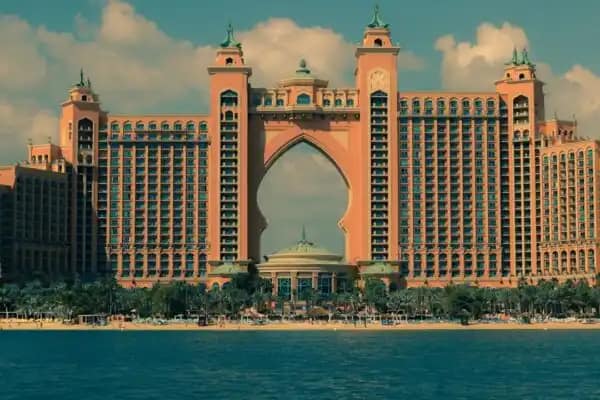 Experience Luxury in Dubai: A Complete Travel Guide 4 Best restaurants in Dubai