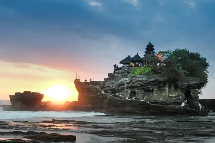 Your Guide to the Top 5 Tourist Destinations for 2025 3 Popular places to visit 2025
